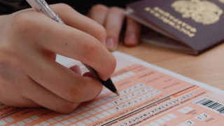 Рособрнадзор поддержал сдачу ОГЭ только по русскому и математике в 5 регионах