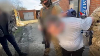 Браконьер, незаконно добывавший севрюгу и черную икру задержан на Кубани