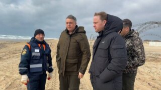 Первый вице-губернатор Кубани проверил ход работ на пляжах Анапы