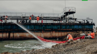 Морспасслужба досрочно завершила откачку мазута из потерпевшего крушение танкера «Волгонефть-239»