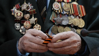 В честь 80-летия Победы в ВОВ ветераны, их вдовы и узники концлагерей получат по 80 тысяч рублей
