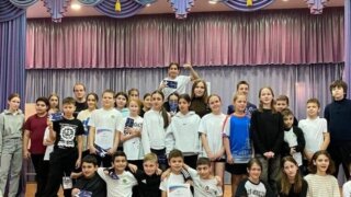 Команда Анны Невзоровой организовала спортивный праздник для школьников Адлера