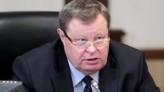 Губернатор поздравил Владимира Устинова с днем рождения