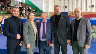 Депутат ЗСК Ирина Караваева участвовала в открытии соревнований по прыжкам на батуте в Ейске