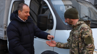 Депутаты ЗСК передали в зону СВО автомобиль «Соболь»