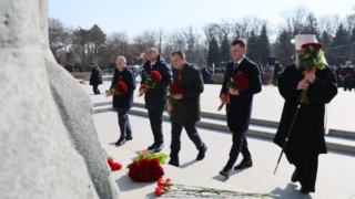 Вениамин Кондратьев возложил цветы к памятнику жертвам фашистского террора в Краснодаре