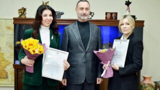 Виктор Тепляков по поручению председателя ЗСК вручил Благодарственные письма сочинским педагогам