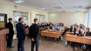 Депутат Олег Бойченко провел профориентационную встречу в колледже