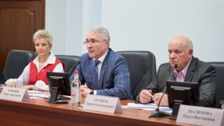 В Краснодаре с участием депутата Госдумы Кузнецова прошла дискуссия о тенденциях в международной торговле