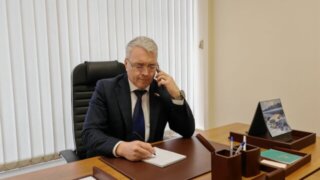 Депутат Госдумы Эдуард Кузнецов предложил штрафовать за обращение с контрафактной парфюмерией