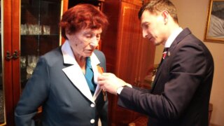 Жительнице Краснодара, бывшей узнице фашистского концлагеря, вручили юбилейную медаль