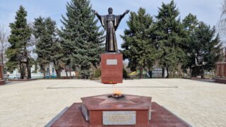 Мемориал отремонтировали в Новопокровском районе после обращения местного жителя к губернатору