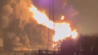 Движение по трассе, соединяющей Кубань и Ставрополье, приостановлено из-за пожара на нефтебазе в Кавказском районе