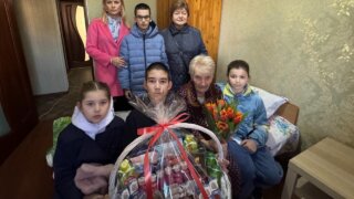 Депутат Законодательного собрания Краснодарского края, член фракции ЛДПР Вероника Иванчикова посетила бывшую узницу нацистского концентрационного лагеря