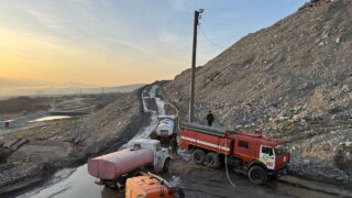 Ветер в Новороссийске мешает пожарным справить с огнем на полигоне ТКО