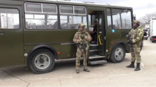 ОМОН провел рейд по мигрантам на новороссийском рынке