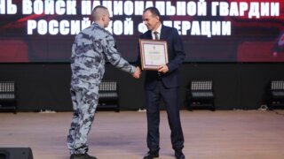 Вениамин Кондратьев вручил награды сотрудникам краевого управления Росгвардии