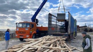 При поддержке депутата ЗСК Бориса Юнанова в Херсонскую область привезли стройматериалы для восстановления домов