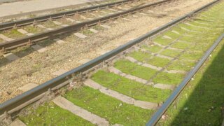 Движение поездов было приостановлено на Кубани из-за падения беспилотника