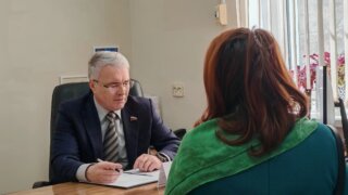 Депутат ГД Эдуард Кузнецов провел личный прием граждан, где рассмотрел обращения на тему поддержки участников СВО