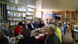 Депутат Госдумы Эдуард Кузнецов посетил волонтерский центр «Мы Вместе Сила» в станице Октябрьской
