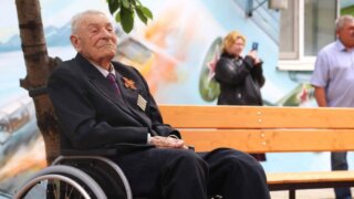 Вениамин Кондратьев поздравил ветерана войны из Анапы с его 100-летним юбилеем