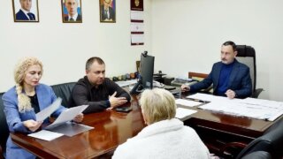 Депутат ЗСК Виктор Тепляков провёл приём граждан в Сочи