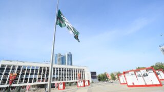 Над главной городской площадью кубанской столицы подняли флаг ФК «Краснодар»