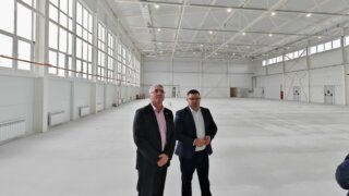 Эдуард Кузнецов проверил ход строительства социальных объектов в станице Октябрьской