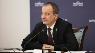 Депутаты ЗСК поставили на особый контроль состояние дорожного сервиса в крае