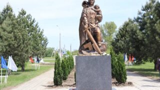 В Красноармейском районе состоялось открытие памятника «Советскому солдату»