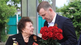 Ветеран Галина Вшивцева дала наставления Евгению Наумову и краснодарцам накануне праздника Победы