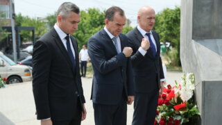 Вениамин Кондратьев посетил мемориальный комплекс героям-казакам в Ереване