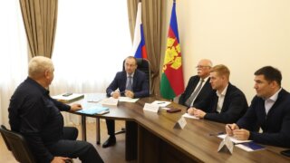 Председатель Заксобрания Кубани Юрий Бурлачко провел прием граждан