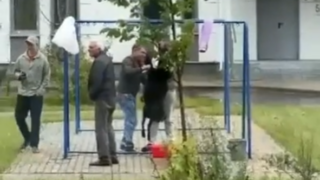 Мигранты разделали барана прямо на детской площадке в российском регионе