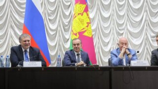 Вениамин Кондратьев поручил построить спортплощадку и отремонтировать бассейн в Ейске