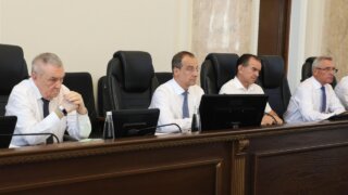 На очередной сессии ЗСК планируется принять два наиболее обсуждаемых закона этого года