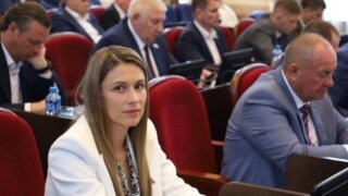Депутат ЗСК Анна Невзорова приняла участие в очередной сессии