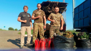 Депутат ЗСК Анна Невзорова продолжает поддерживать волонтёрский пункт плетения масксетей