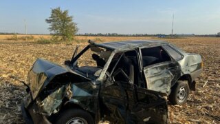 Трое молодых людей пострадали в автокатастрофе на трассе в Гулькевичском районе