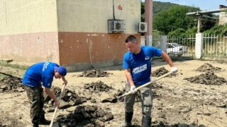 Кубанские молодогвардейцы устраняют последствия ЧС в Туапсинском районе