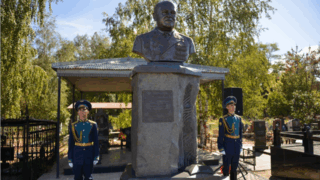 В Краснодаре почтили память Героев России Виктора Казанцева и Геннадия Трошева