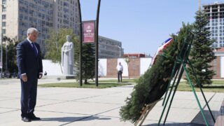 Вячеслав Володин и Вениамин Кондратьев возложили цветы к Вечному огню в Краснодаре