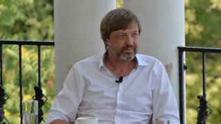 «Попытка ягненка доказать волку, что переедать на ночь плохо»: экономист Олег Николаев о просьбе бизнеса к правительству не вводить пошлину на маркировку