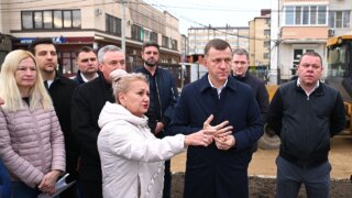 В Краснодаре завершают благоустройство сквера Российского