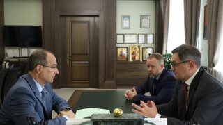 Юрий Бурлачко провел рабочую встречу с руководителем теруправления Росприроднадзора Романом Молдовановым