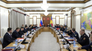 В новогодние праздники за правопорядком будут следить около двух тысяч сотрудников полиции