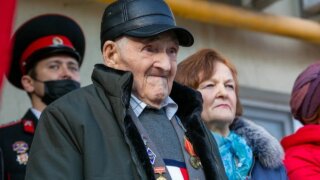 Вениамин Кондратьев поздравил ветерана Великой Отечественной войны со 105-летием