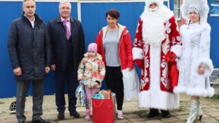 Эдуард Кузнецов поздравил семьи участников СВО в Брюховецком районе с наступающим Новым годом