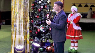 Новогодняя сказка от депутата: Денис Выпринцев вручил подарки детям Славянска-на-Кубани
